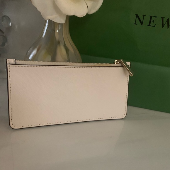 kate Spade ♠️ White Saffiano Leather Zip Billfold - Picture 3 of 6